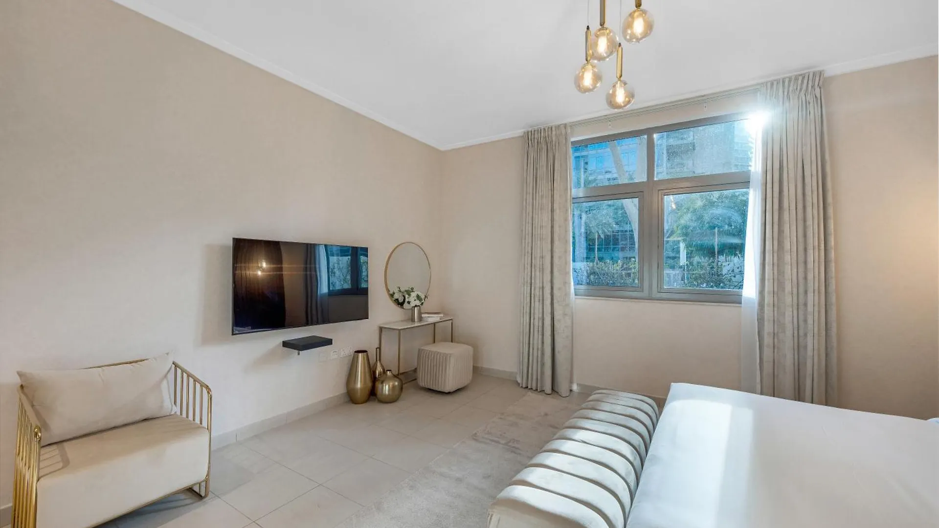 Apartment Durrani Homes - The Luxe Retreat 4Br Podium Villa With Private Jacuzzi And Burj Khalifa View Dubai
