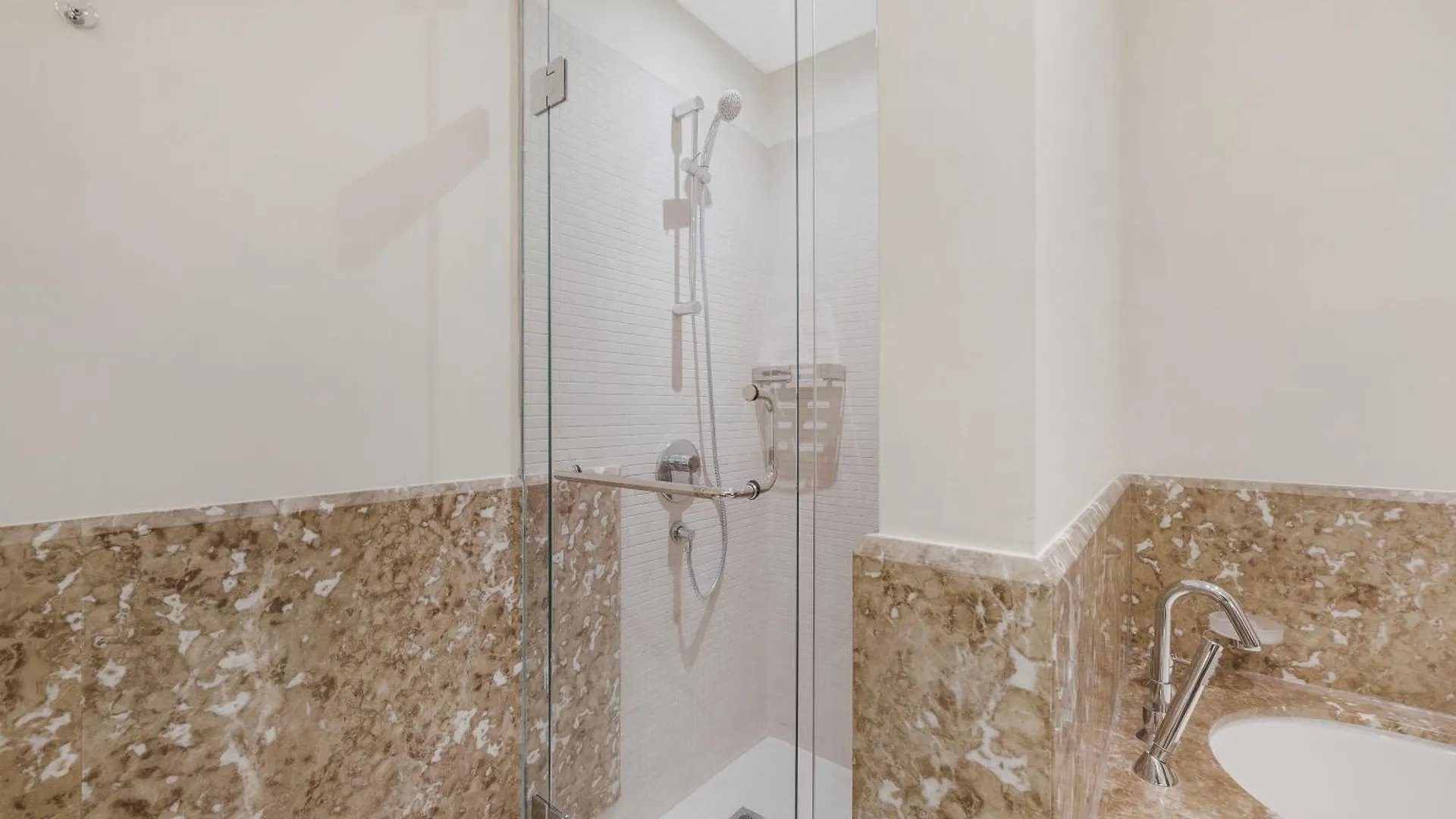 Durrani Homes - The Luxe Retreat 4Br Podium Villa With Private Jacuzzi And Burj Khalifa View Dubai Apartment