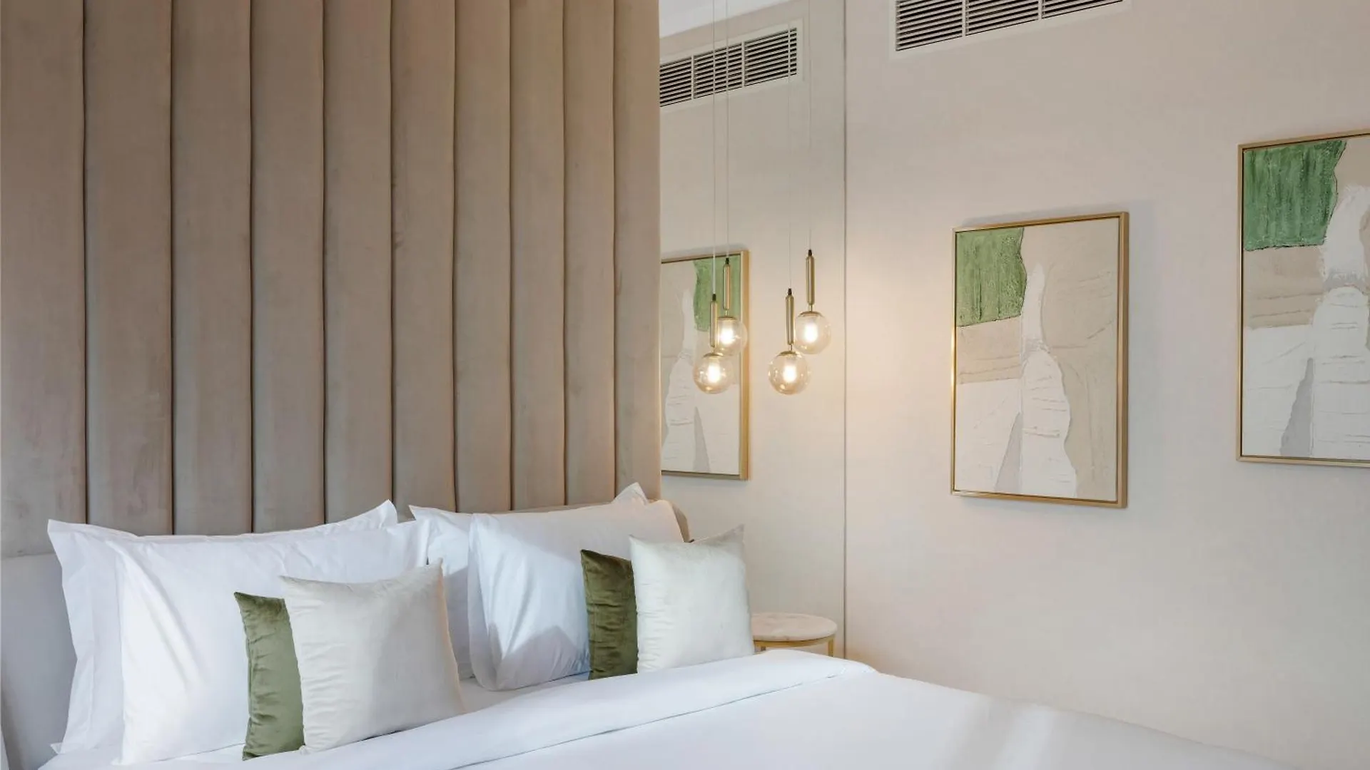 Apartment Durrani Homes - The Luxe Retreat 4Br Podium Villa With Private Jacuzzi And Burj Khalifa View Dubai