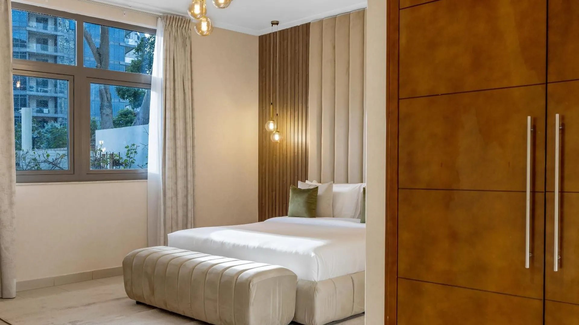 Apartment Durrani Homes - The Luxe Retreat 4Br Podium Villa With Private Jacuzzi And Burj Khalifa View Dubai