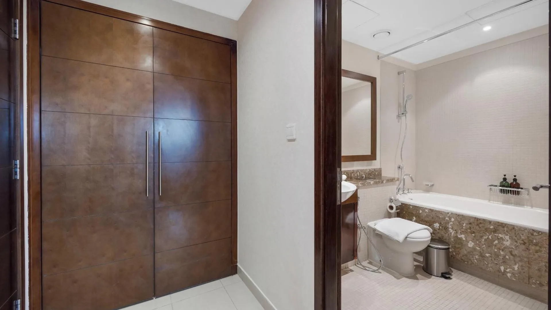 Durrani Homes - The Luxe Retreat 4Br Podium Villa With Private Jacuzzi And Burj Khalifa View Dubai 0*,