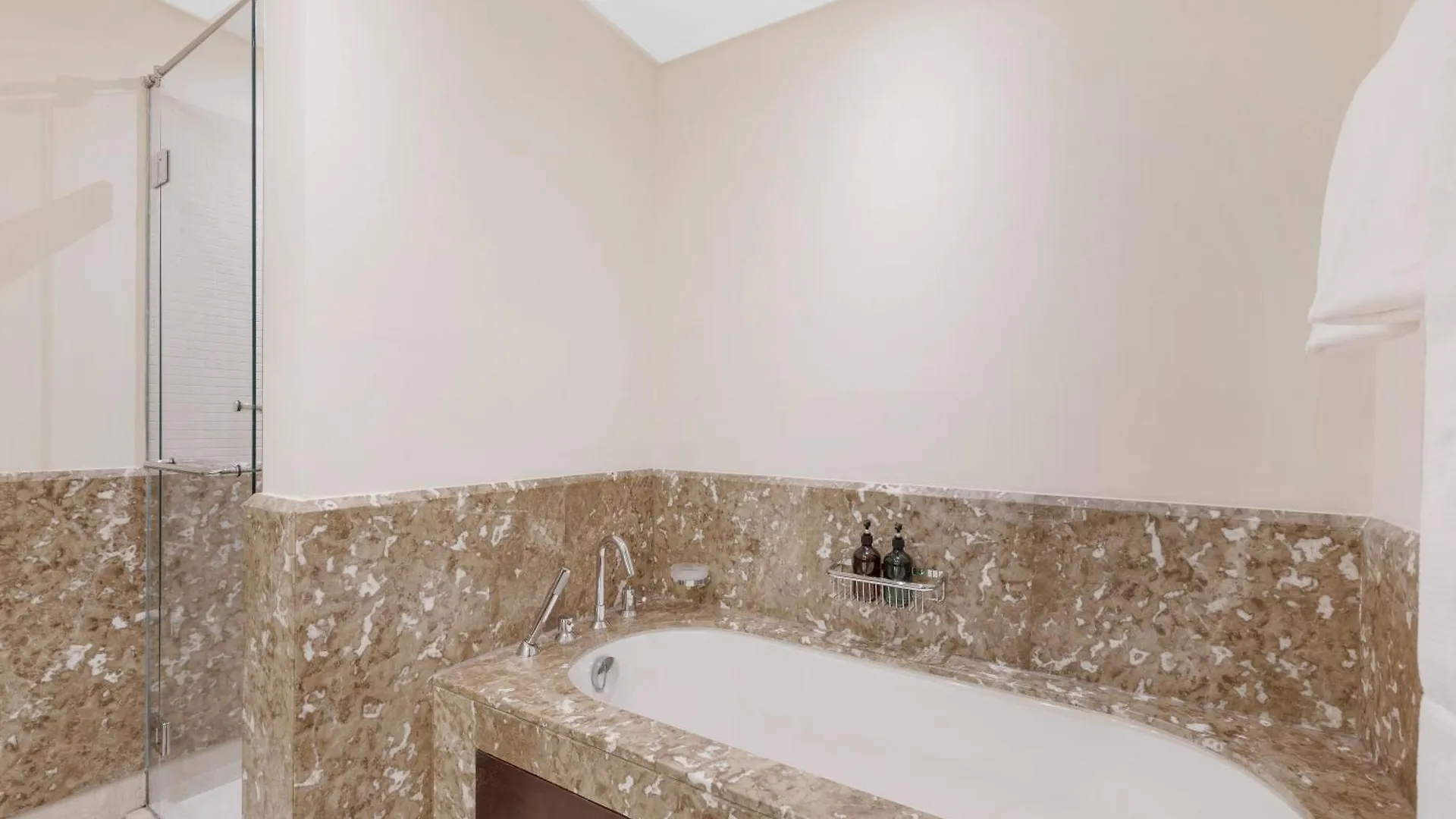 Durrani Homes - The Luxe Retreat 4Br Podium Villa With Private Jacuzzi And Burj Khalifa View Dubai