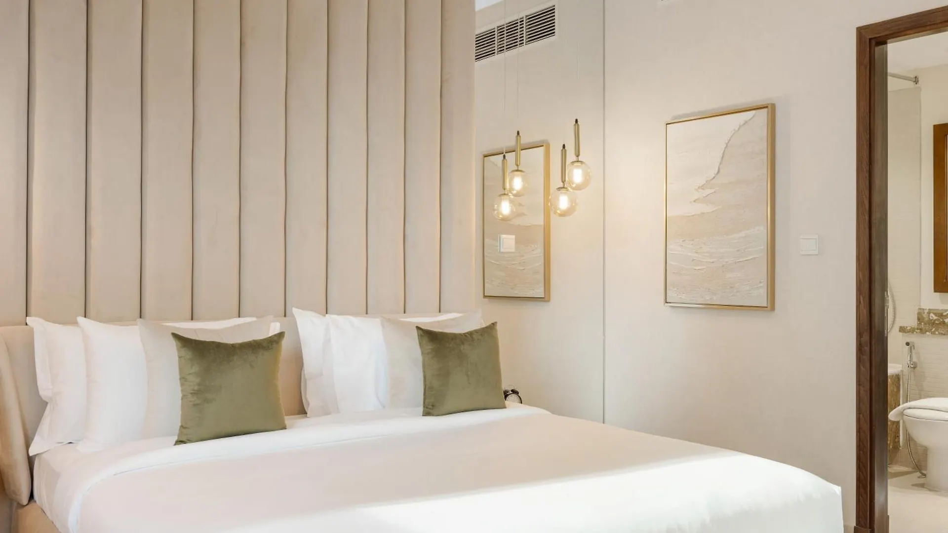 Apartment Durrani Homes - The Luxe Retreat 4Br Podium Villa With Private Jacuzzi And Burj Khalifa View Dubai